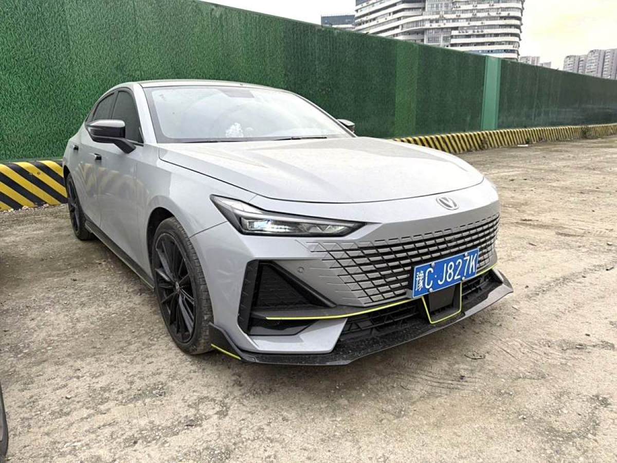 長安 長安UNI-V  2022款 1.5T 尊貴型圖片