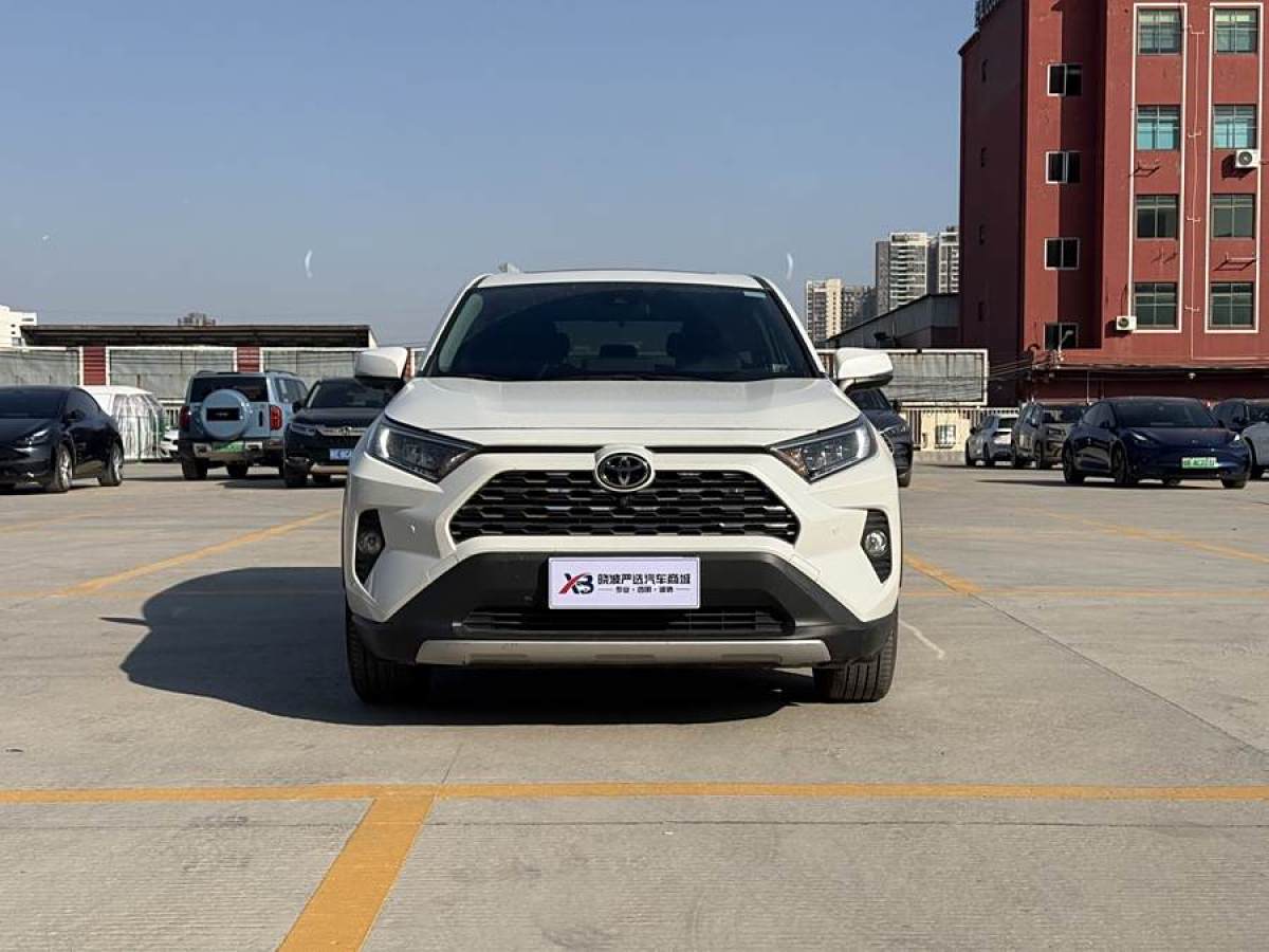 豐田 RAV4榮放  2022款 2.0L CVT兩驅(qū)風(fēng)尚版圖片