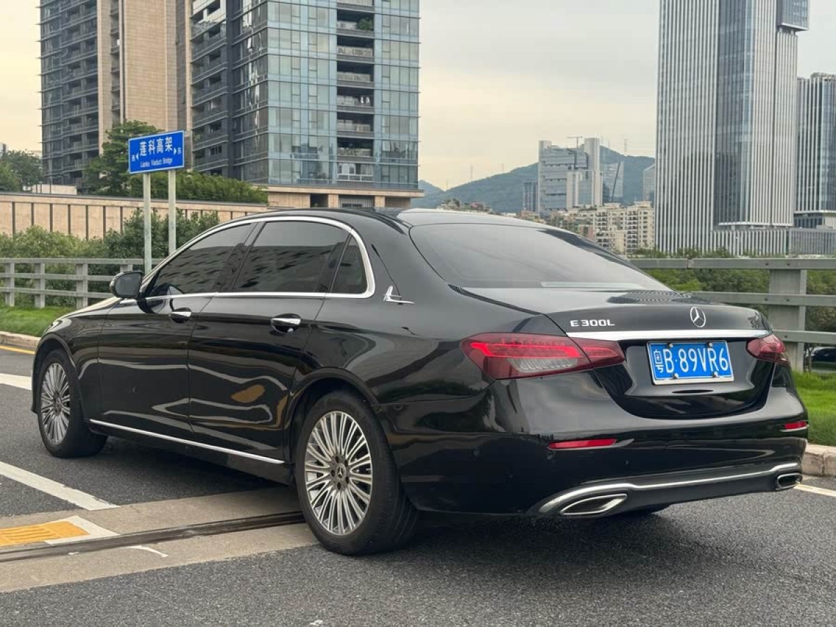 奔馳 奔馳E級(jí)  2021款 改款 E 300 L 尊貴型圖片