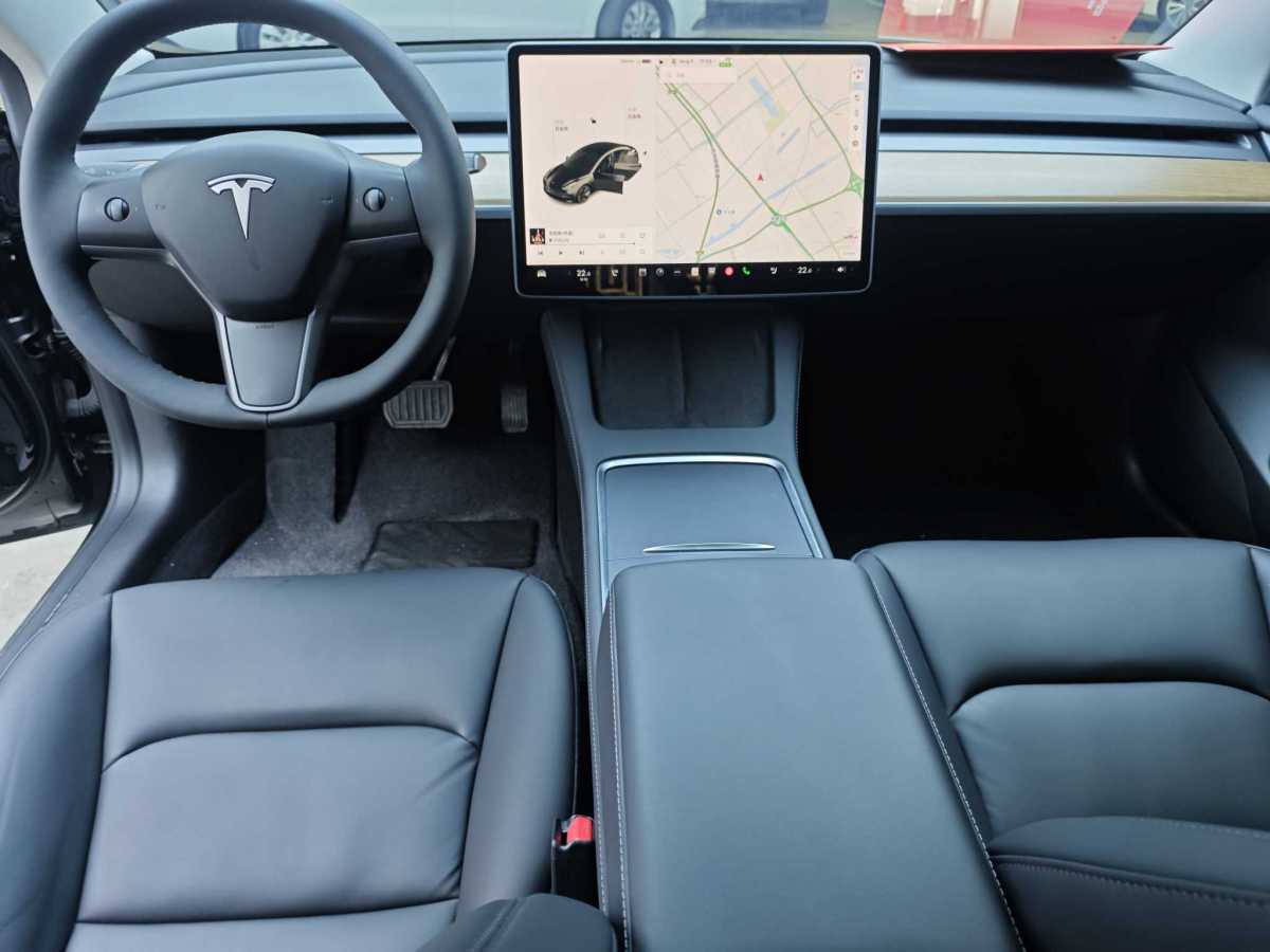 特斯拉 Model 3  2021款 改款 標(biāo)準(zhǔn)續(xù)航后驅(qū)升級版圖片
