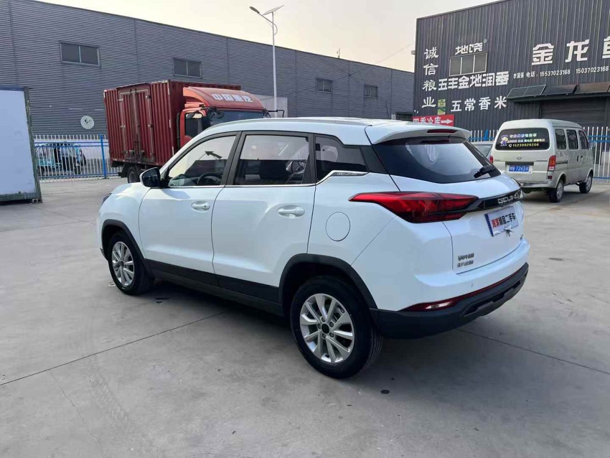 北京 F40  2021款 2.0T 自動(dòng)魔方版圖片