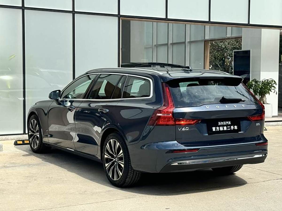 沃爾沃 V60  2024款 B5 智遠(yuǎn)豪華版圖片