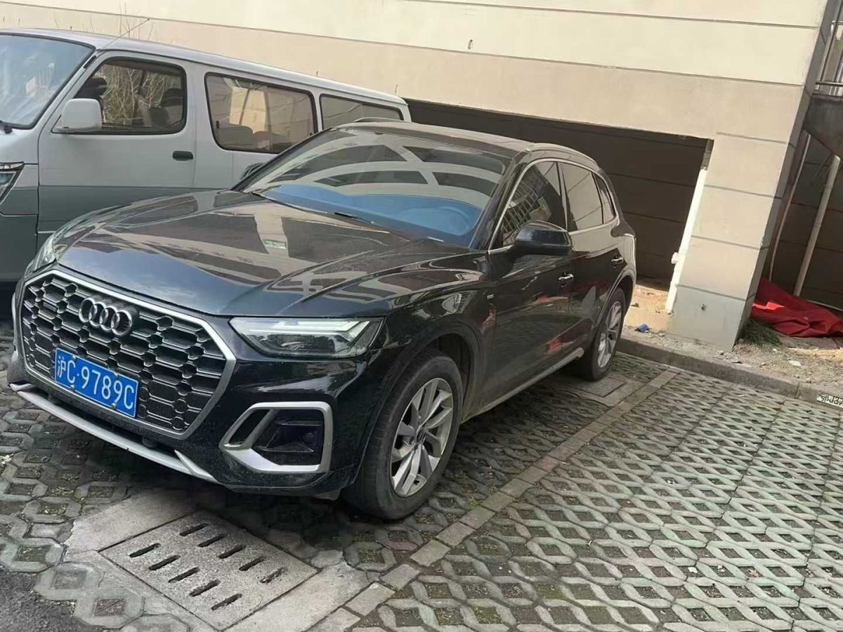 奧迪 奧迪Q5 e-tron  2022款 40 e-tron 星耀型 機甲套裝圖片