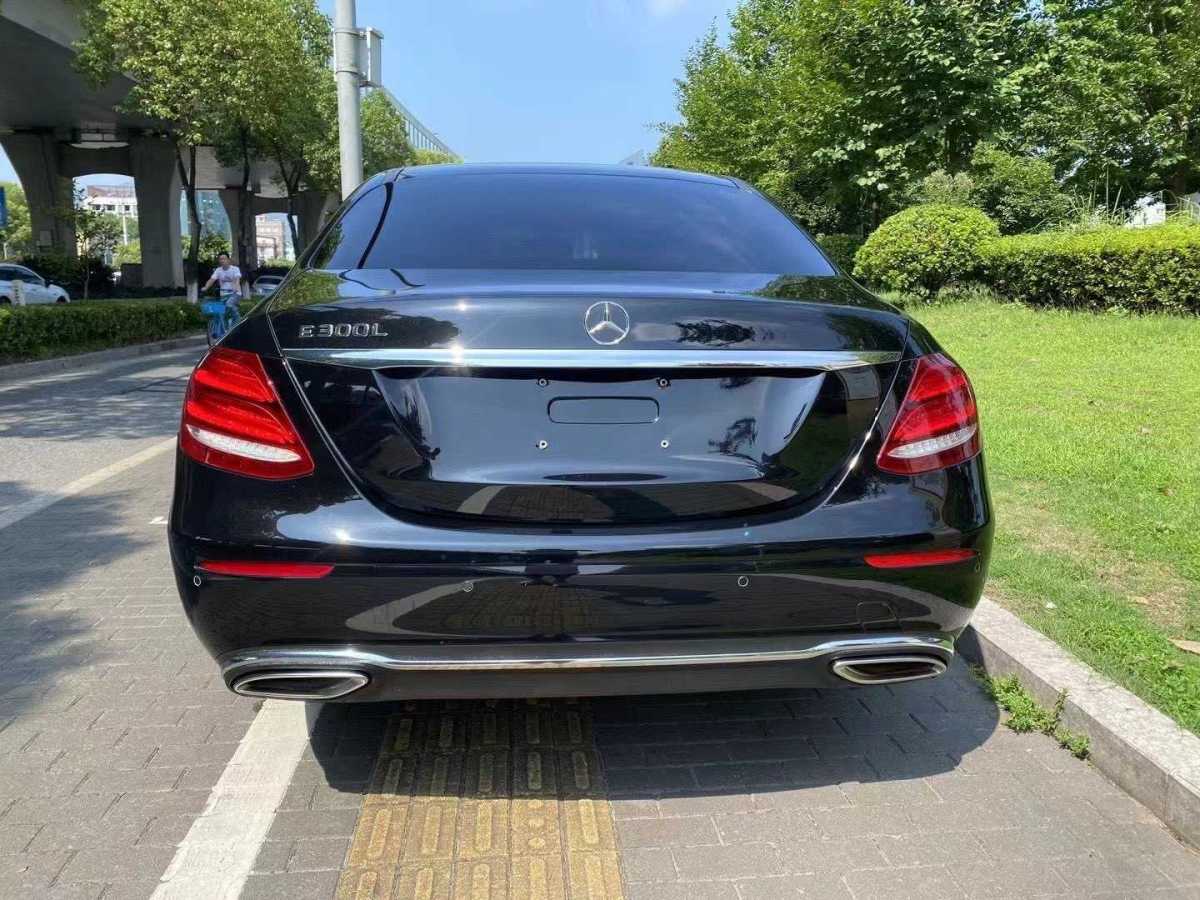 奔馳 奔馳E級  2020款 E 300 L 豪華型圖片