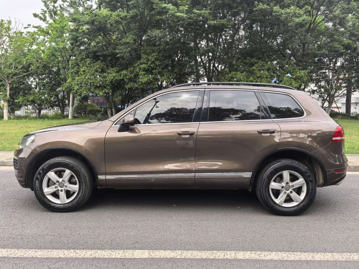 2013年1月大眾 途銳  2011款 3.0TSI 高配型