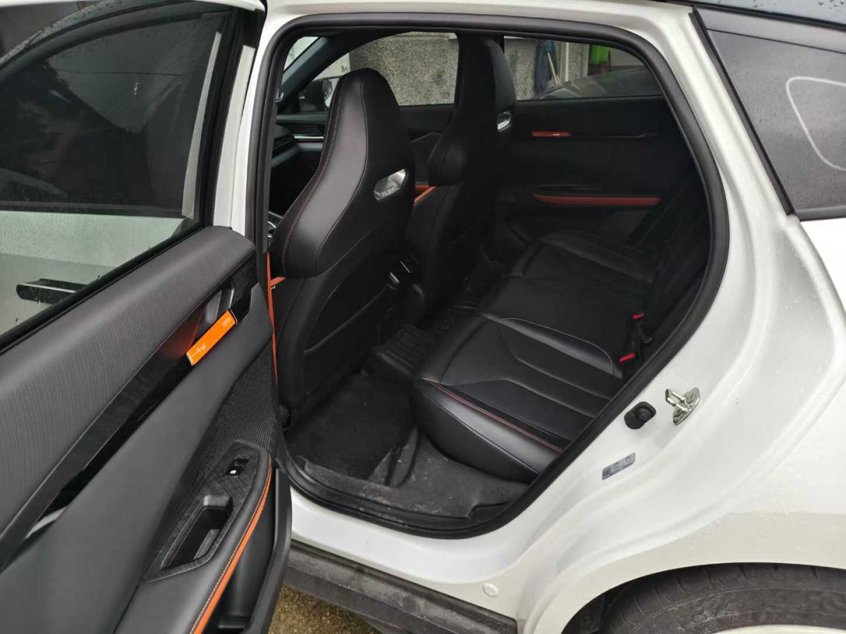 長安 長安UNI-V  2023款 1.5T 尊享型圖片
