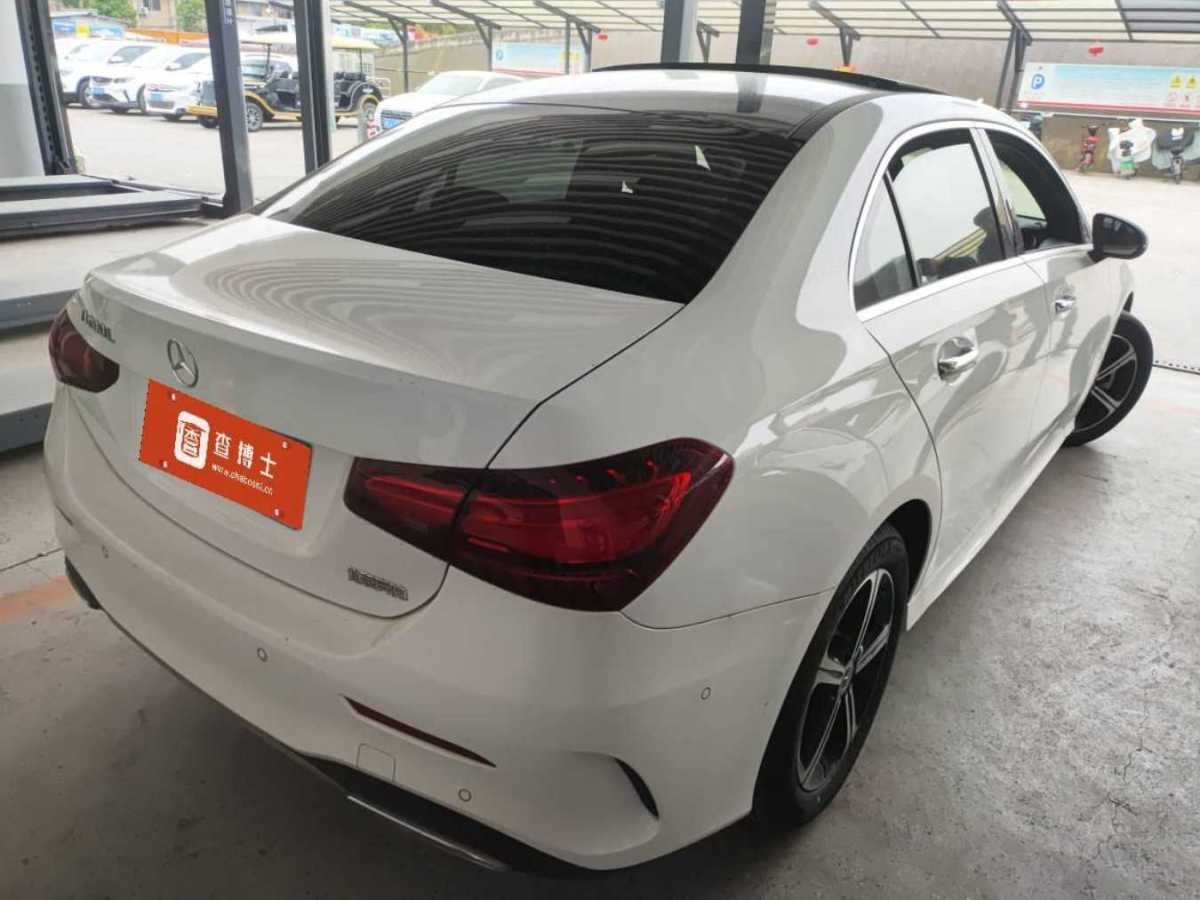 奔馳 奔馳A級(jí)  2022款 改款 A 200 L 運(yùn)動(dòng)轎車時(shí)尚型圖片