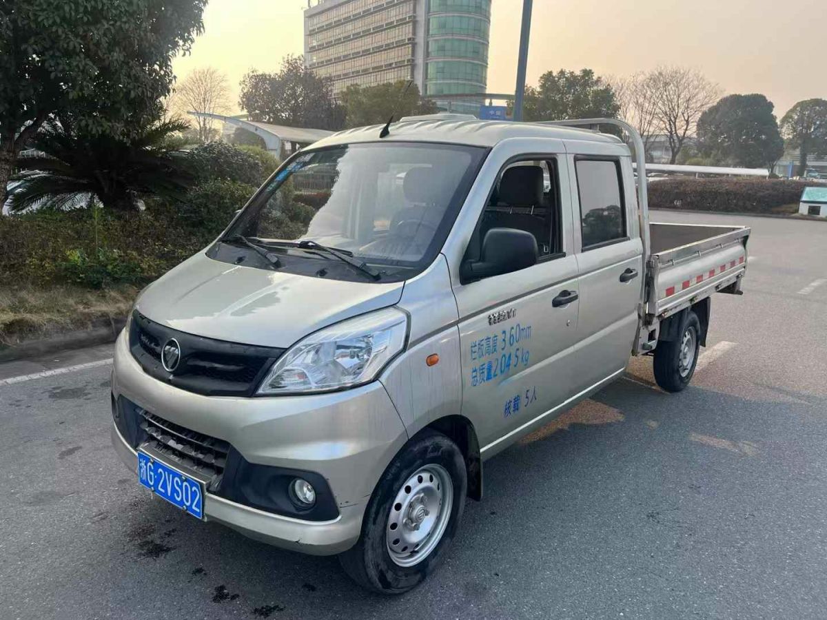 福田 拓陸者  2019款  2.8T E3 70周年兩驅(qū)精英版低貨臺(tái)長(zhǎng)軸4J28TC4圖片