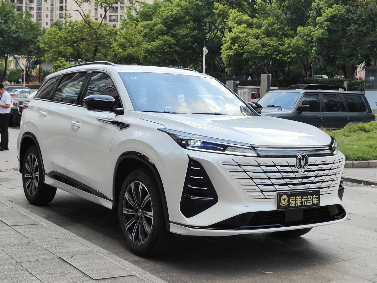 2024年8月長(zhǎng)安 CS75 PLUS  2023款 第三代 1.5T 自動(dòng)領(lǐng)航型