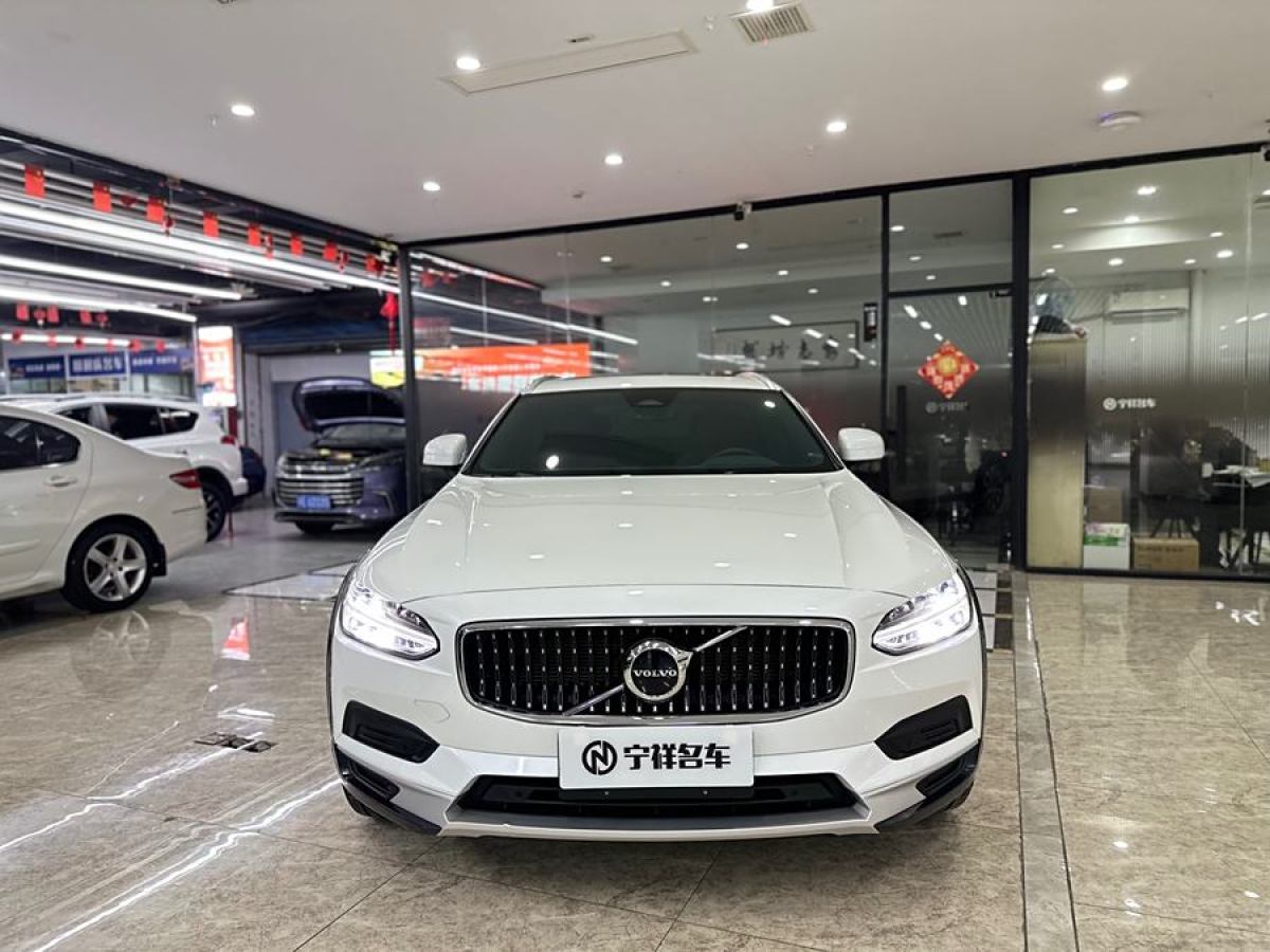 2022年12月沃爾沃 V90  2023款 Cross Country B5 AWD 智遠(yuǎn)版