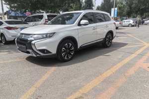 歐藍(lán)德 三菱 2.4L 四驅(qū)致享版 5座 國(guó)VI