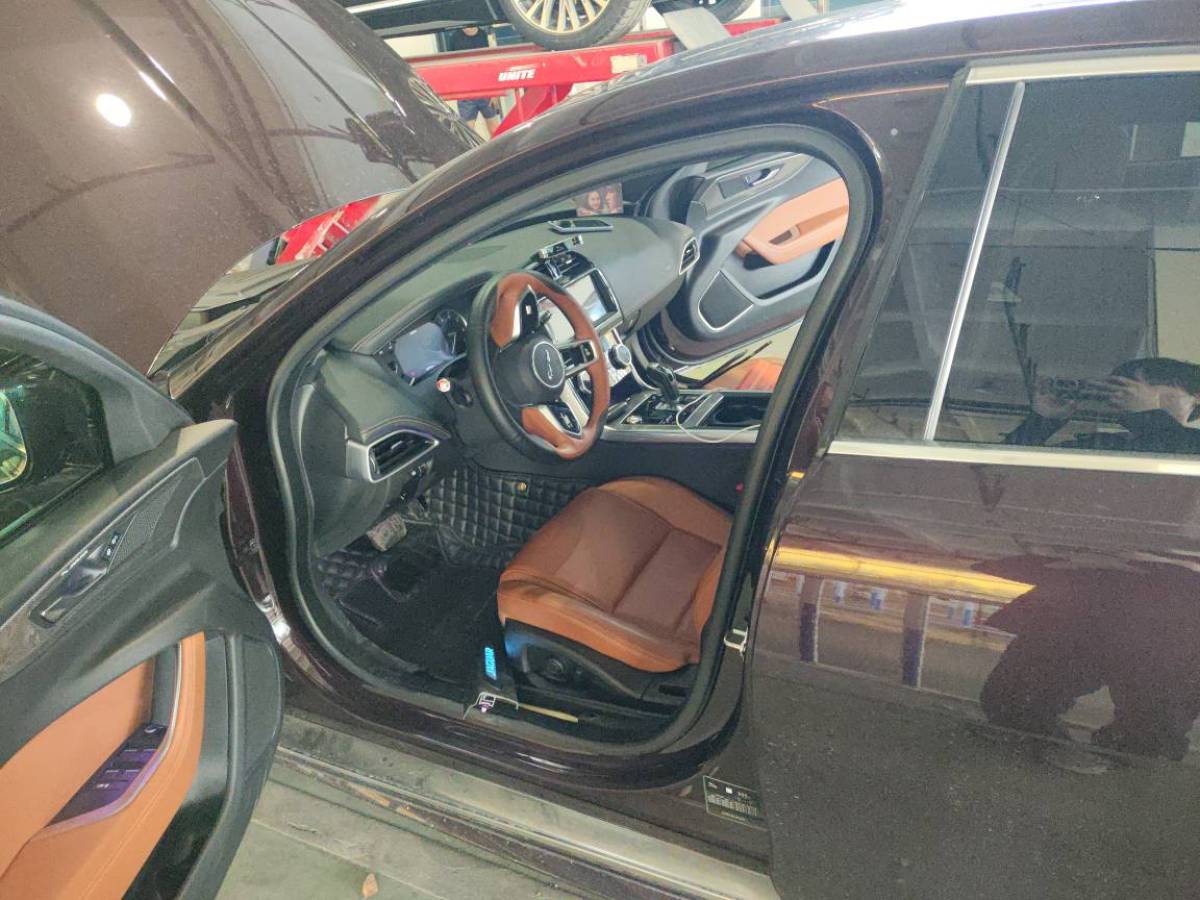 捷豹 XEL  2020款 2.0T 200PS R-DYNAMIC S進(jìn)取運(yùn)動版圖片