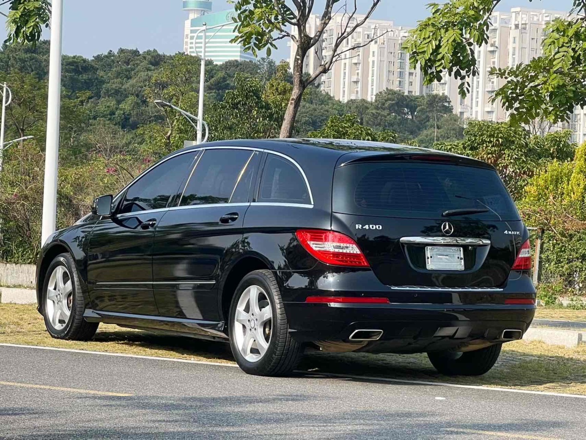 奔馳 奔馳R級(jí)  2015款 R 400 4MATIC 商務(wù)型圖片