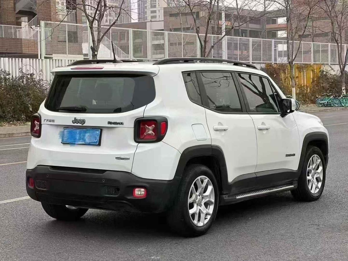 Jeep 自由俠  2018款 互聯(lián)大屏版 180T 自動(dòng)動(dòng)能版+圖片