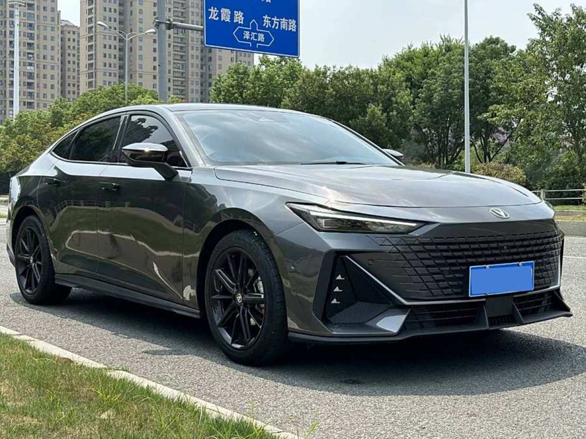 長(zhǎng)安 長(zhǎng)安UNI-V  2022款 1.5T 智慧領(lǐng)航型圖片