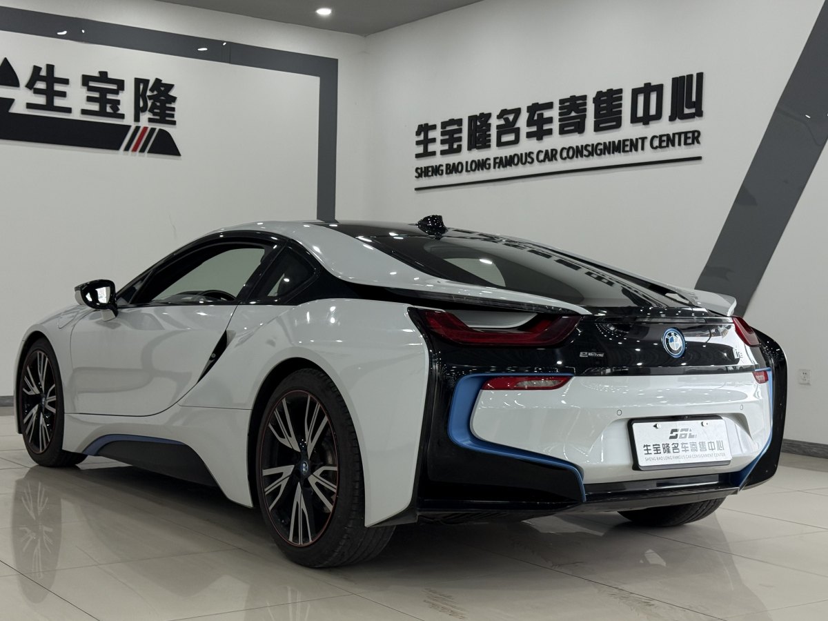 寶馬 寶馬i8  2014款 標(biāo)準(zhǔn)型圖片