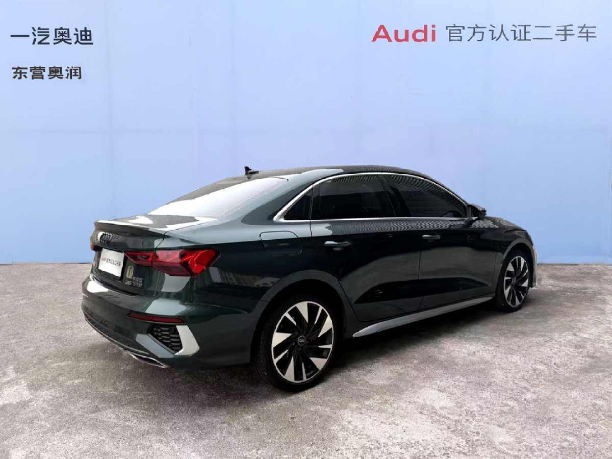 奧迪 奧迪A3  2022款 A3L Limousine 35 TFSI 時(shí)尚運(yùn)動(dòng)型圖片