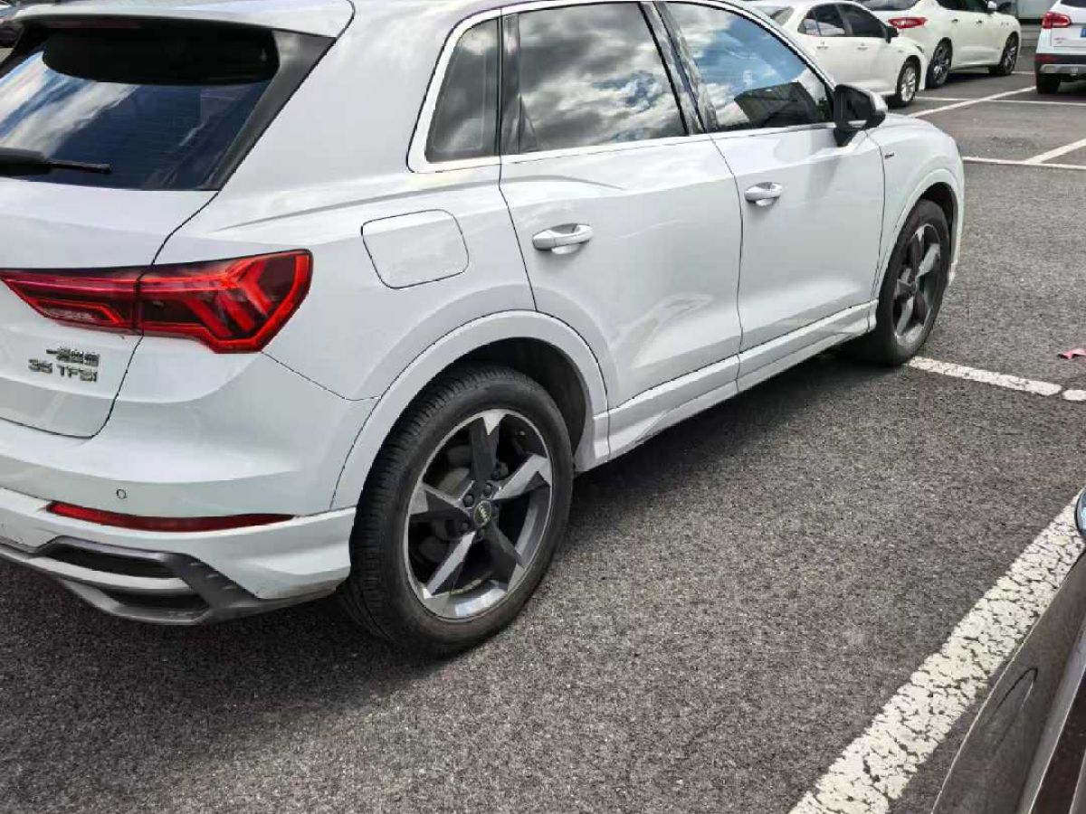 奧迪 奧迪Q3  2020款 35 TFSI 時(shí)尚動(dòng)感型圖片