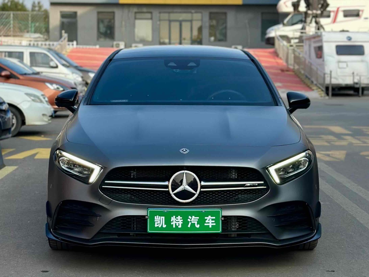 奔馳 奔馳A級AMG  2022款 AMG A 35 L 4MATIC 熾夜特別版圖片