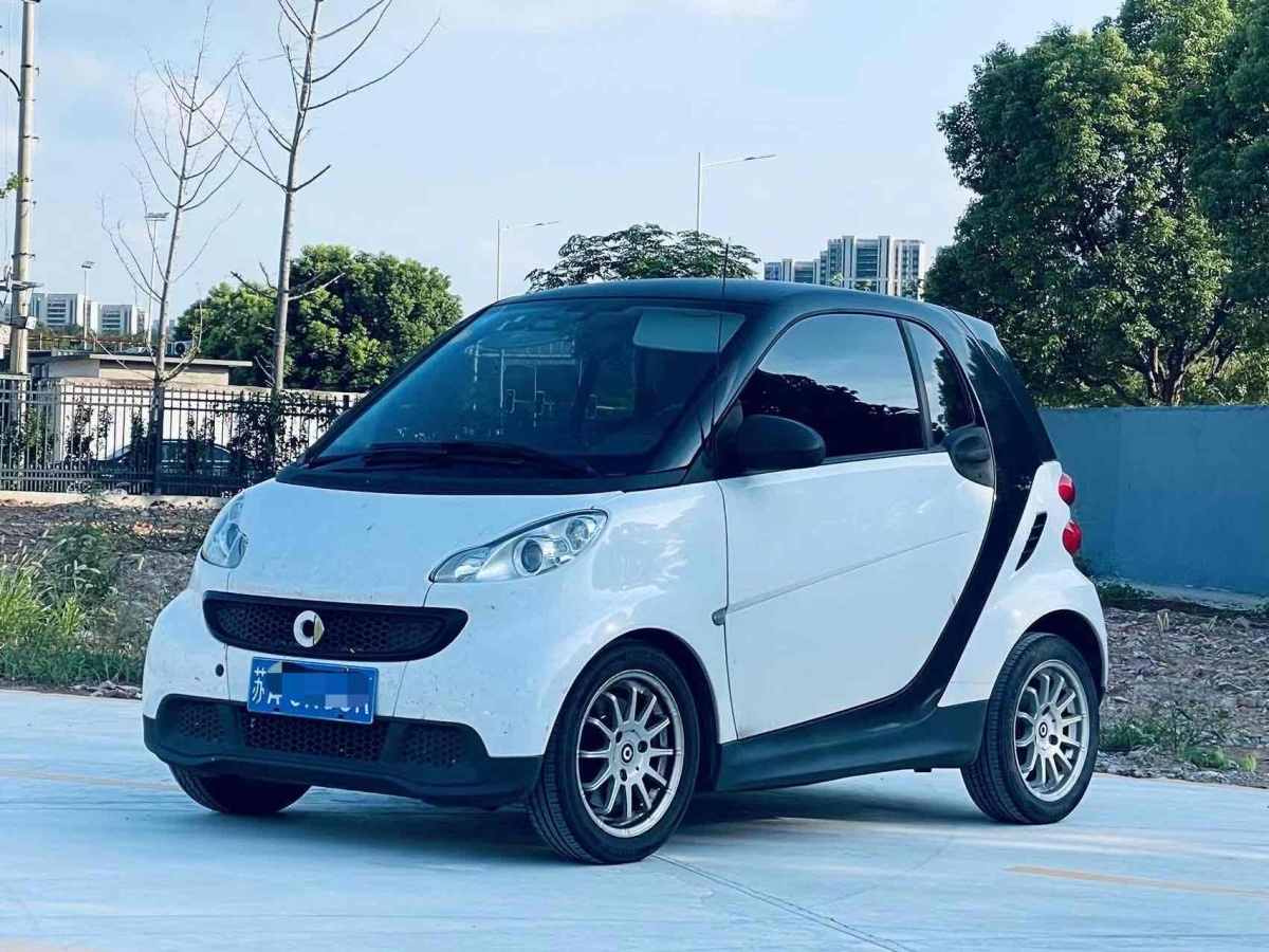 smart fortwo  2012款 1.0 MHD 硬頂標(biāo)準(zhǔn)版圖片