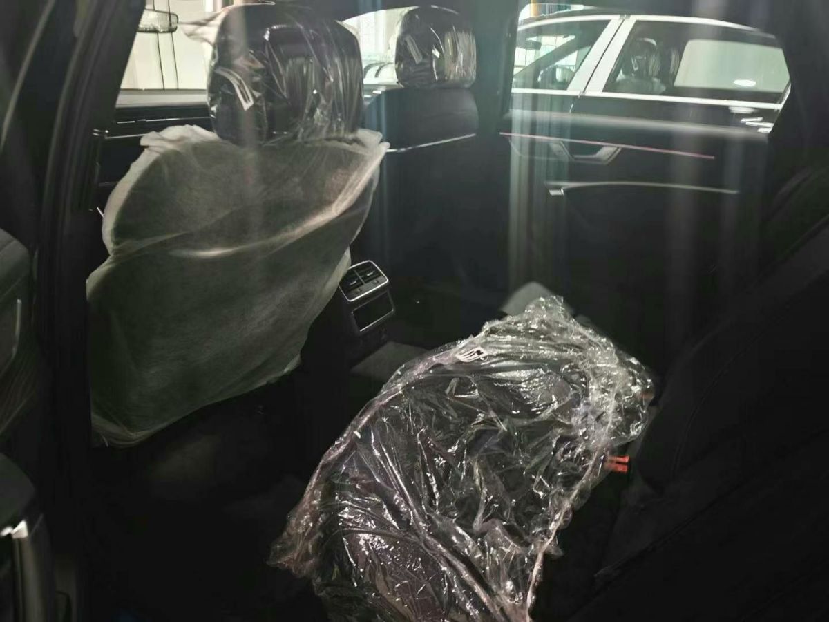 奧迪 奧迪A6L  2025款 40 TFSI 豪華動(dòng)感型圖片