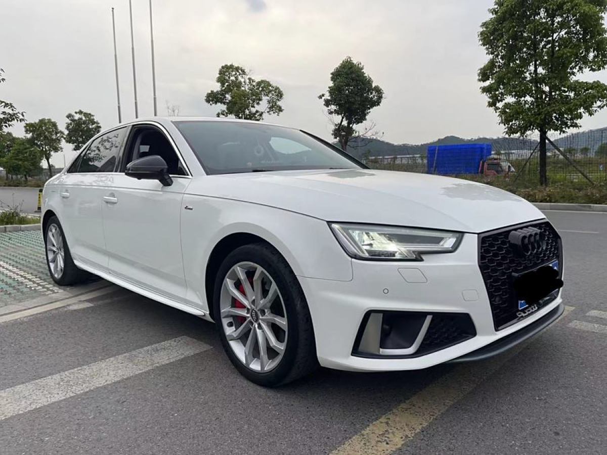 2019年3月奧迪 奧迪A4L  2019款 45 TFSI quattro 個(gè)性運(yùn)動版 國VI