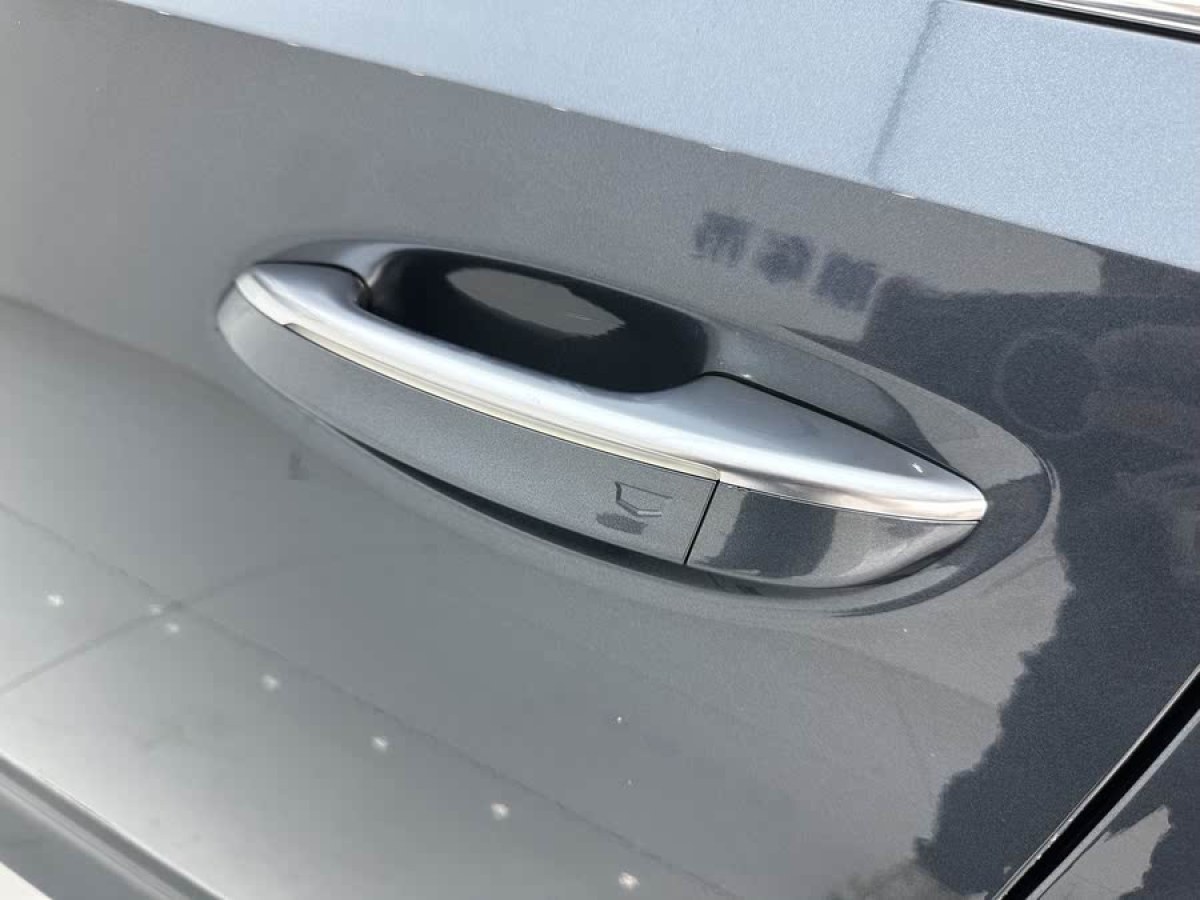 凱迪拉克 CT5  2023款 28T 豪華型（標(biāo)準(zhǔn)版）圖片