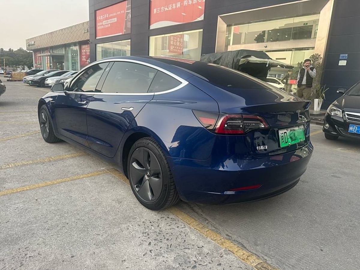 特斯拉 Model 3  2021款 改款 標(biāo)準(zhǔn)續(xù)航后驅(qū)升級(jí)版圖片