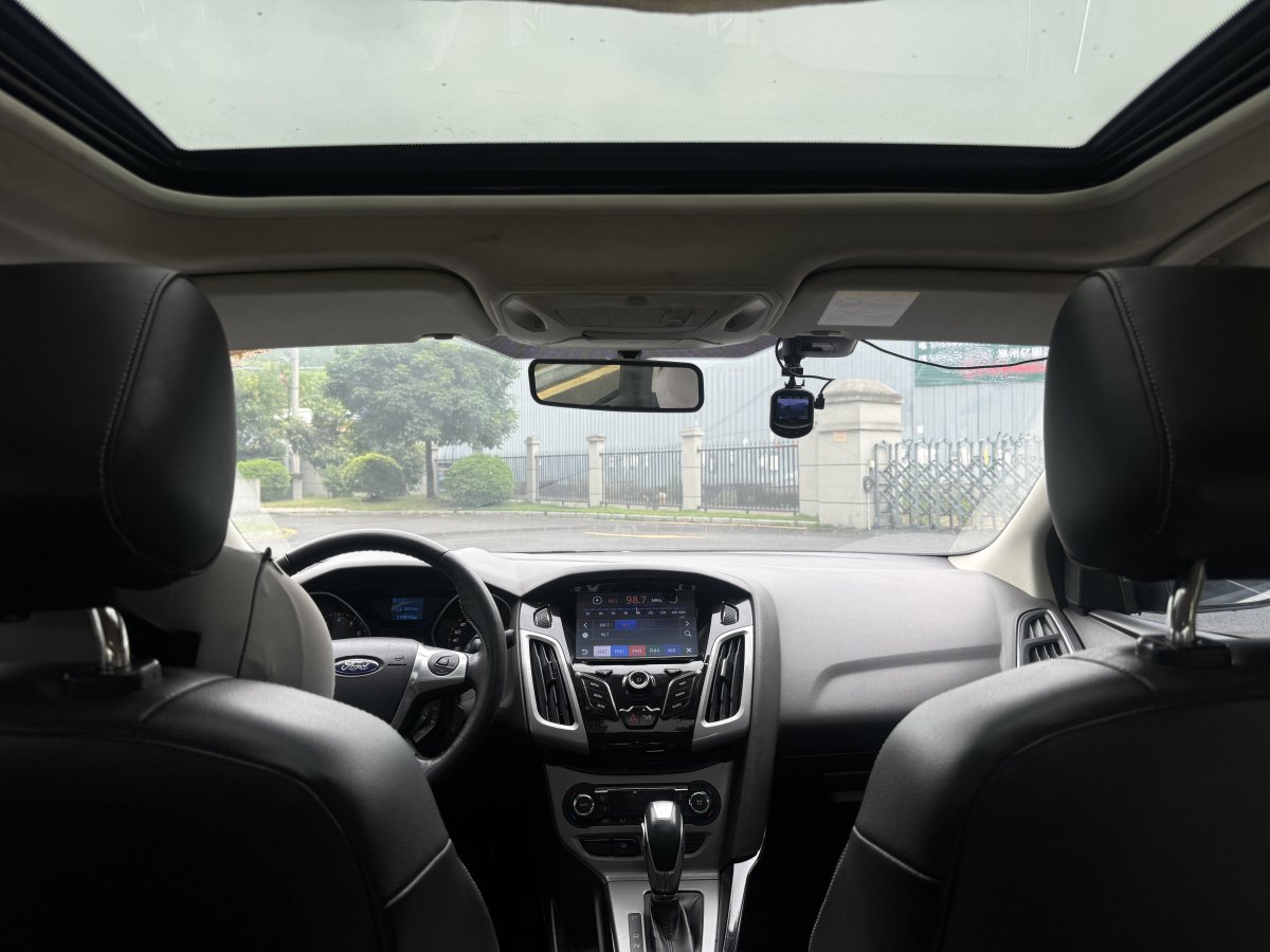 福特 ?？怂? 2012款 三廂 1.6L 自動風尚型圖片