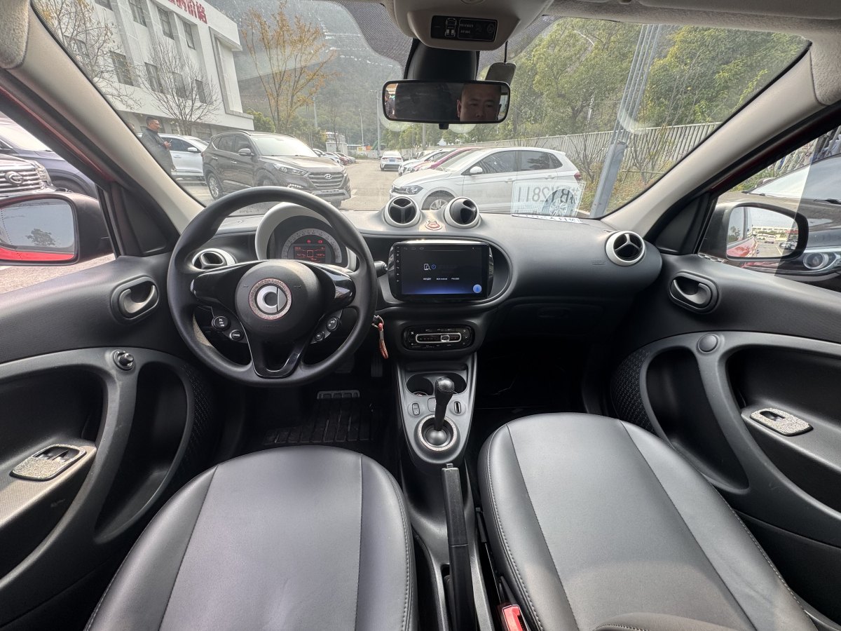 smart forfour  2016款 1.0L 52千瓦靈動(dòng)版圖片