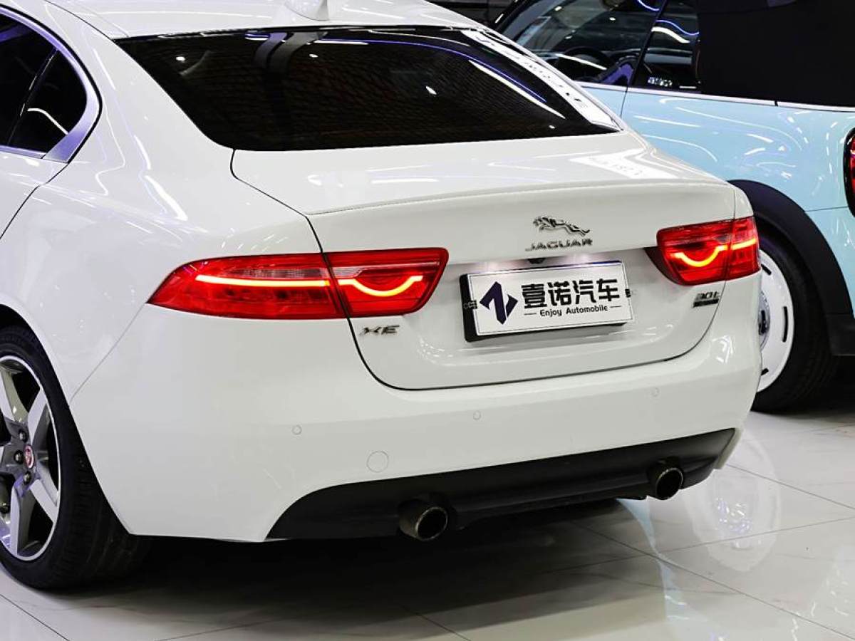 捷豹 XE  2018款 2.0T 300PS 四驅(qū)R-Sport運動版圖片