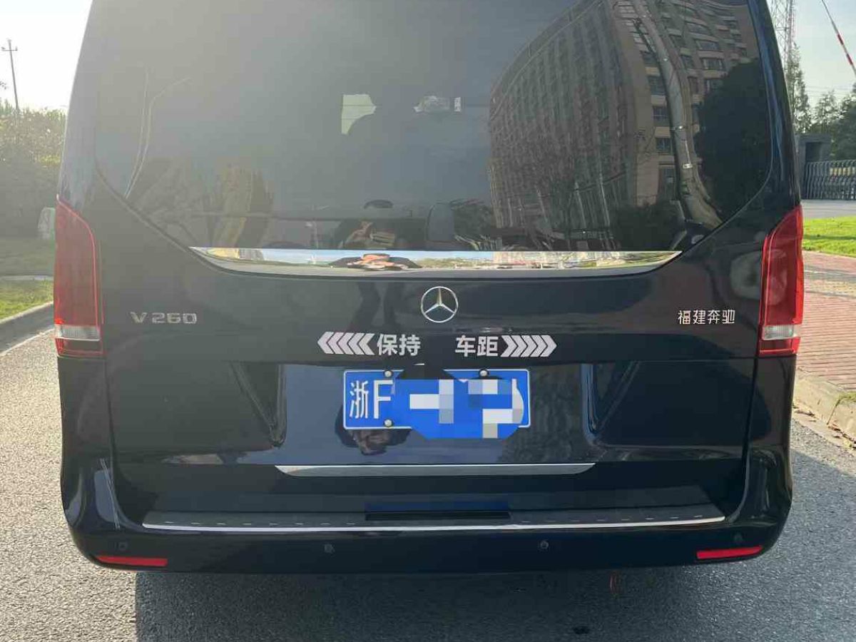 奔馳 奔馳A級  2019款  A 220 L 4MATIC 運動轎車圖片