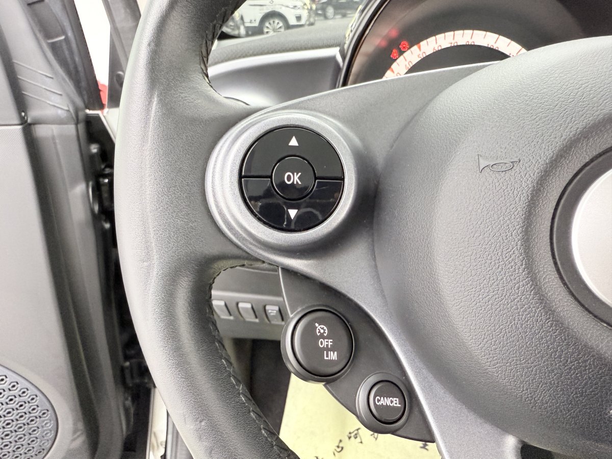 smart fortwo  2019款 0.9T 66千瓦硬頂風擎版 國VI圖片