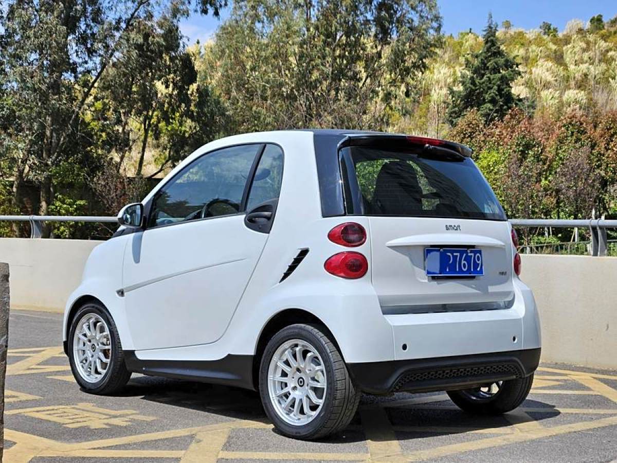 smart fortwo  2012款 1.0 MHD 硬頂標(biāo)準(zhǔn)版圖片