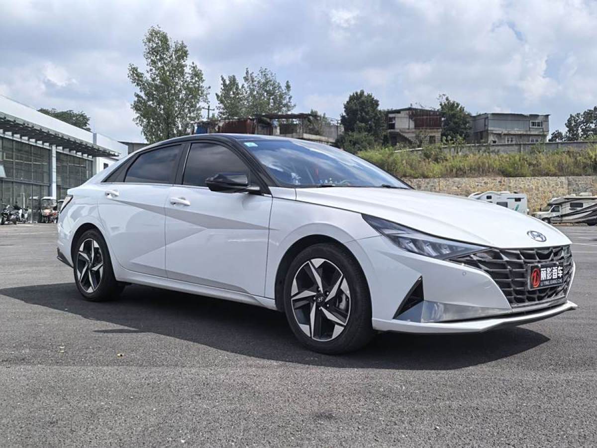 现代 伊兰特  2021款 1.5L LUX尊贵版图片