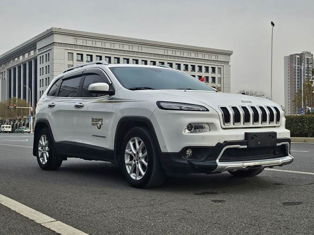 Jeep 自由光  2017款 2.0L 領(lǐng)先版圖片