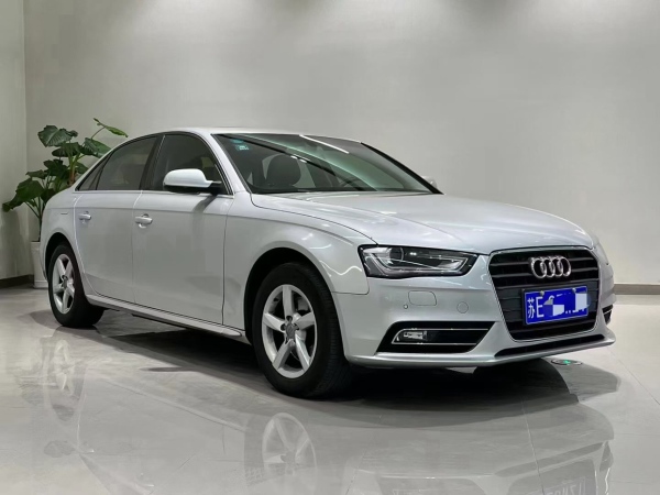 奥迪 奥迪A4L  2013款 35 TFSI 自动舒适型