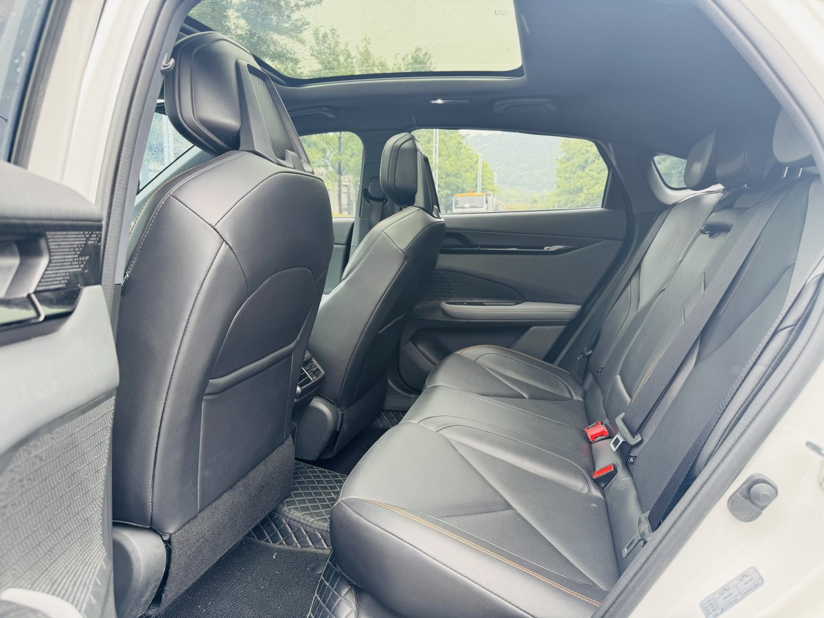 長安 長安UNI-V  2022款 1.5T 尊貴型圖片