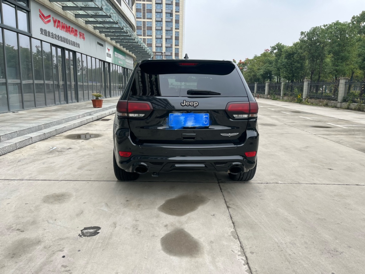 Jeep 大切诺基 SRT  2013款 6.4L SRT8 炫黑版图片