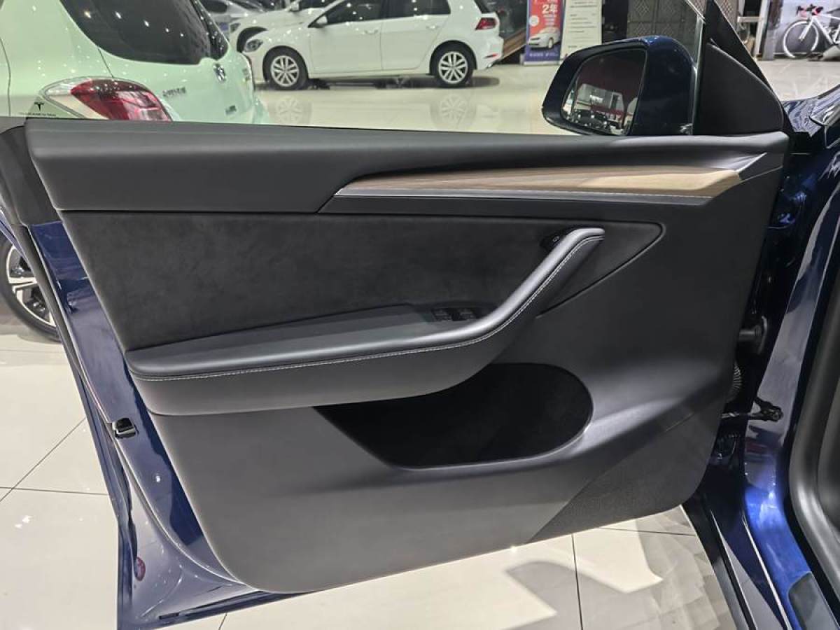 特斯拉 Model Y  2021款 長(zhǎng)續(xù)航全輪驅(qū)動(dòng)版 3D7圖片