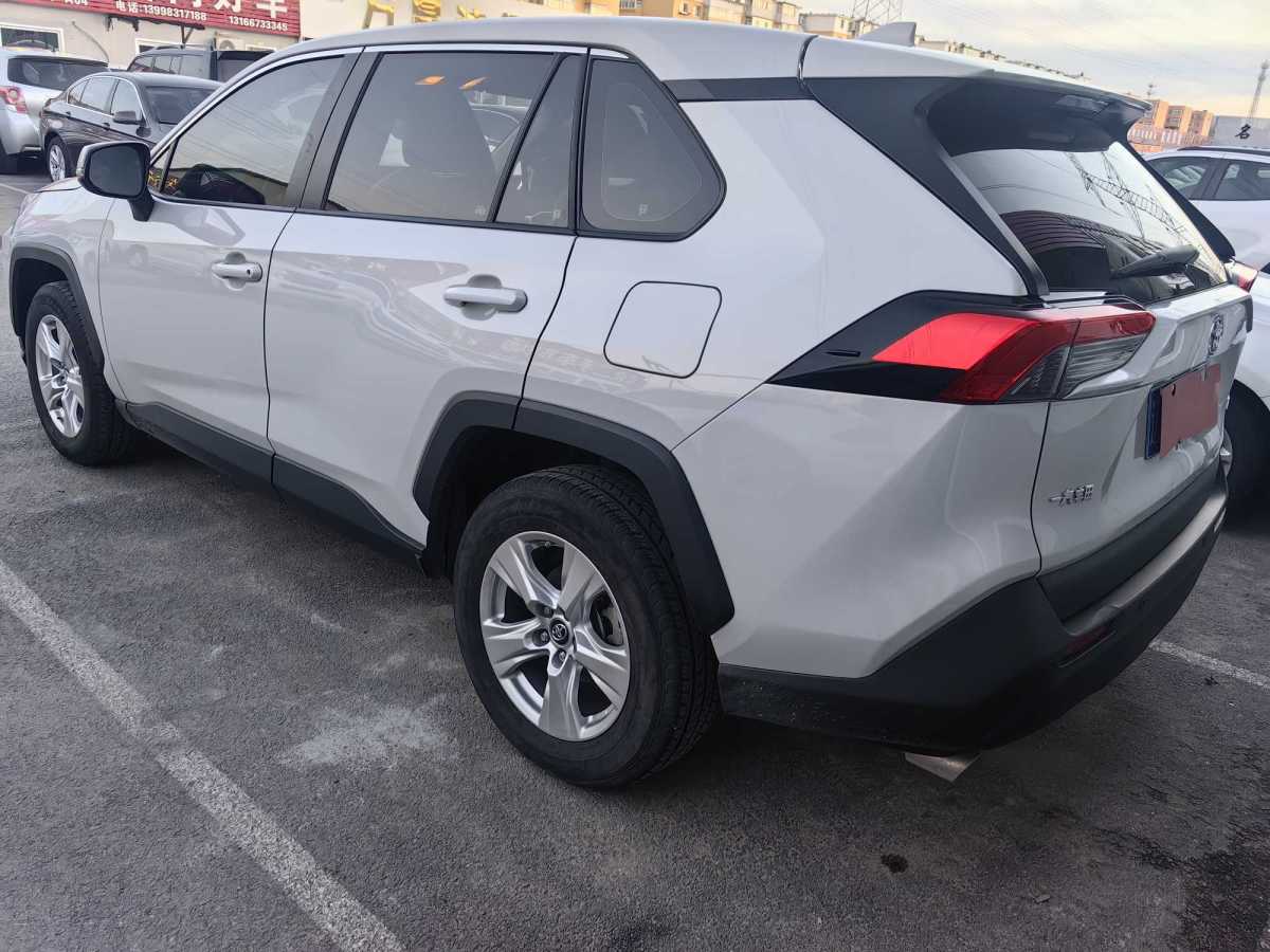 豐田 RAV4  2018款 榮放 2.0L CVT兩驅(qū)都市版圖片