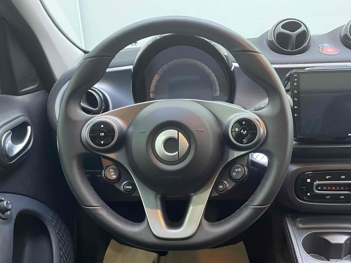 smart forfour  2018款 1.0L 52千瓦激情版圖片