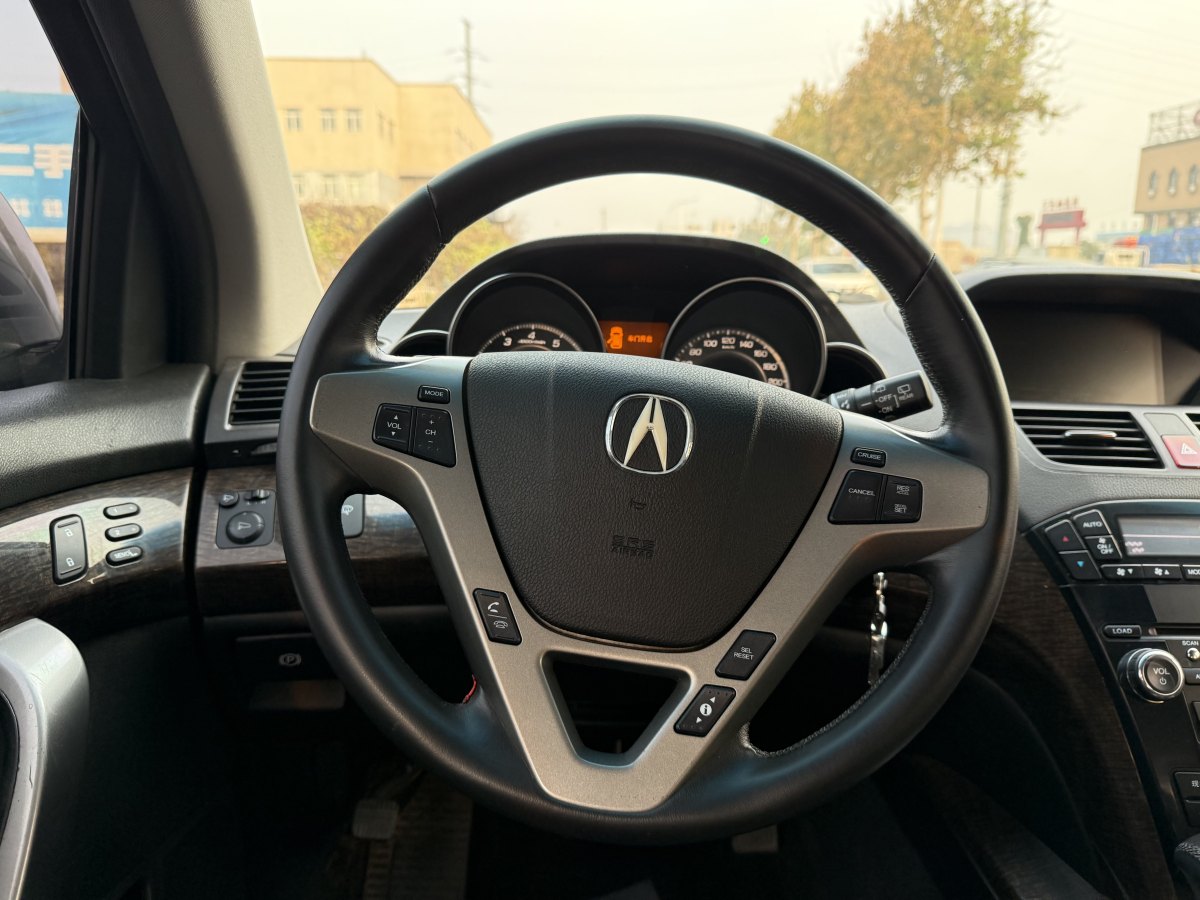 謳歌 MDX  2010款 3.7 標(biāo)準(zhǔn)版圖片