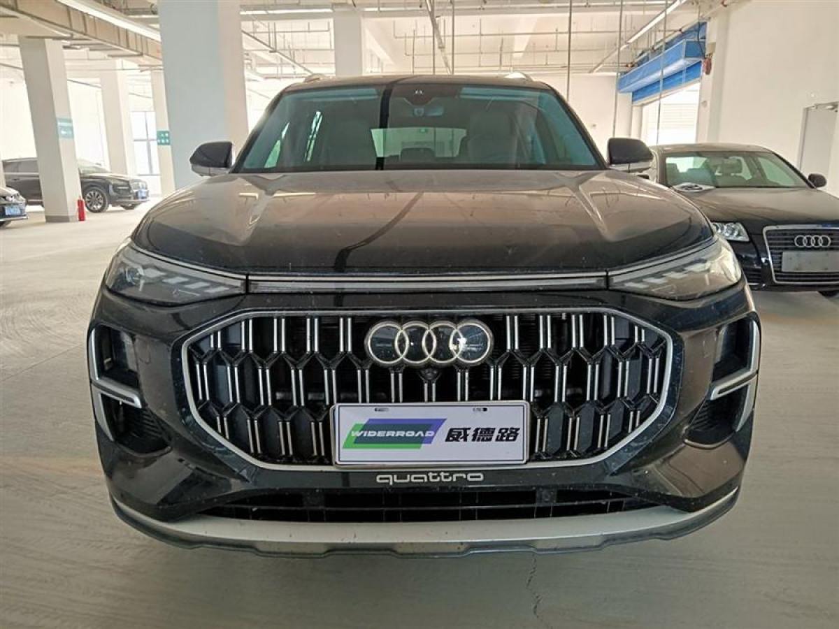 奧迪 奧迪Q6  2022款 45 TFSI quattro 齊云型 Light 羽林套裝圖片