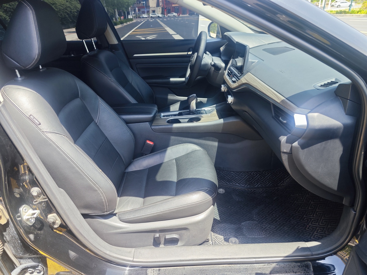 日產(chǎn) 天籟  2020款 改款 2.0L XL 舒適版圖片