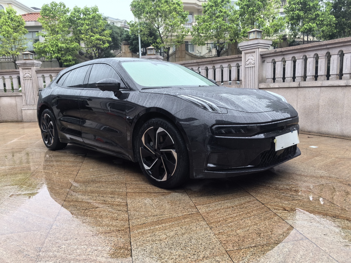 極氪 極氪001  2022款 長(zhǎng)續(xù)航雙電機(jī) WE版圖片