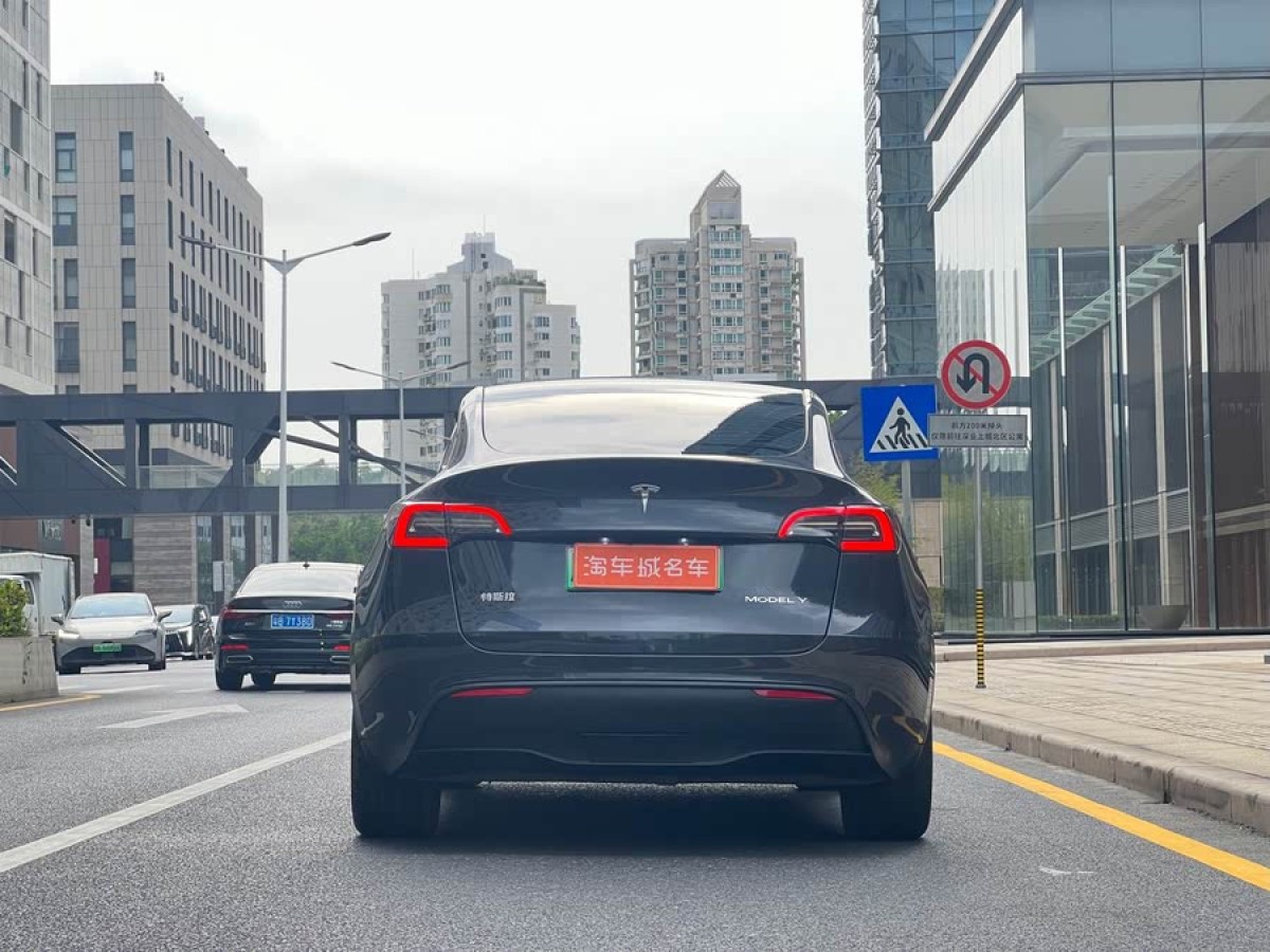 特斯拉 Model Y  2024款 后輪驅(qū)動(dòng)版圖片