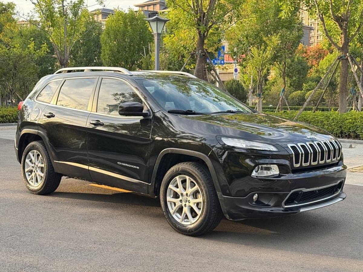 Jeep 自由光  2016款 2.4L 專業(yè)智能版圖片