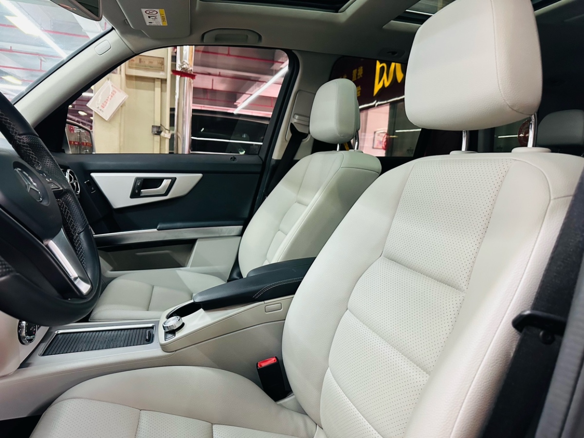 2014年08月奔驰 奔驰GLK级  2013款 GLK 300 4MATIC 动感天窗型