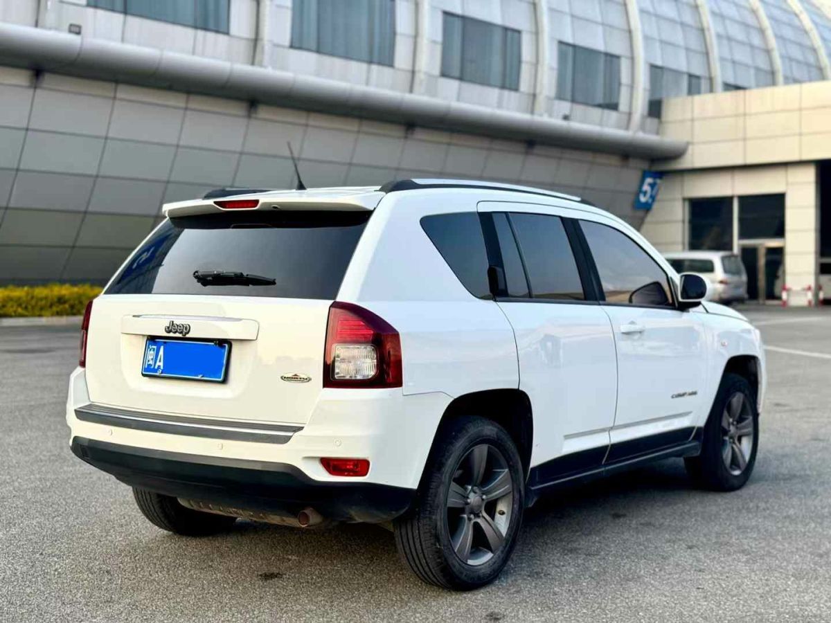 Jeep 指南者  2015款 2.0L 兩驅(qū)豪華版圖片